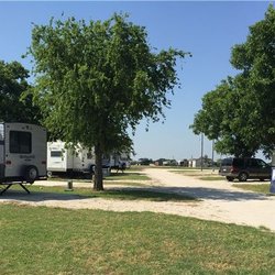 Cruisers RV PARK - Peace and tranquility only 2 miles from Lake Nocona and 7 miles from the historic downtown Nocona.