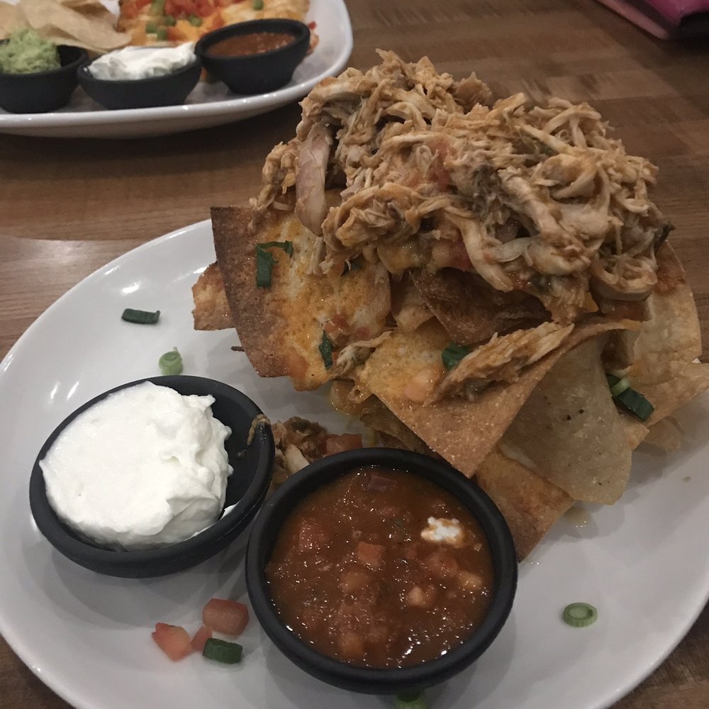 Moxies Dixon Road Restaurant - Canadian (New) Near Me - Etobicoke, Ontario