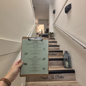 Rise Cafe - Upstairs seating is plentiful and cozy - Coffee & Tea Near Me - Honolulu, Hawaii