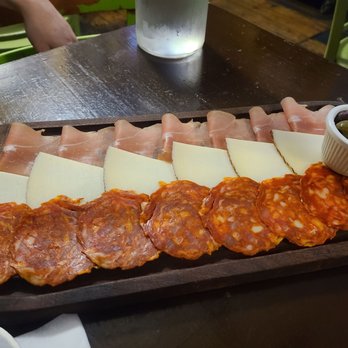 Rincon Escondido Tapas - Tabla Mixta Tapa - Spanish Near Me - Miami, Florida Rincon Escondido Tapas - Tabla Mixta Tapa - Spanish Near Me - Miami, Florida