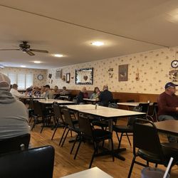 Barto's Idle Hour - Dining area