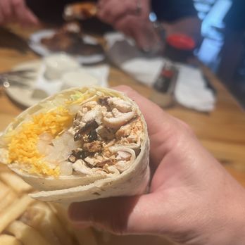 Winking Lizard Tavern - chicken wrap - American Near Me - Cleveland, Ohio Winking Lizard Tavern - chicken wrap - American Near Me - Cleveland, Ohio