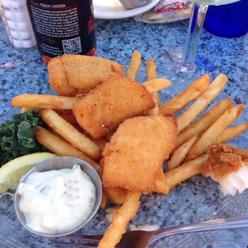 Mo's Seafood & Chowder - Seafood Near Me - Cannon Beach, Oregon