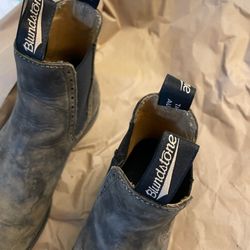 Nick's Shoe Repair - AFTER: THIS is how they looked when they were new! The stitching matches, is durable quality. AMAZING job well done.