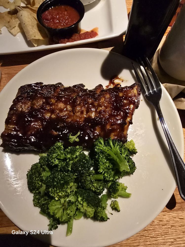 Social spots from Applebee's Grill + Bar