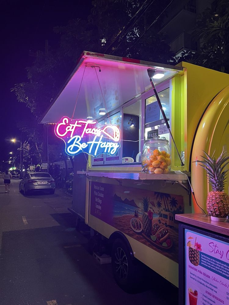 Aloha Beach Dogs & Tacos - Waikiki