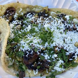Quesadilla De Flor De Calabaza / Squash Blossom Quesadilla Quesadilla De Flor De Calabaza / Squash Blossom Quesadilla