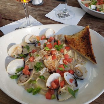13 Coins Pioneer Square - Linguine with clam sauce, added crab - American Near Me - Seattle, Washington