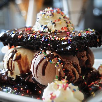 MooTime Creamery - Crown brownie sundae! - Ice Cream & Frozen Yogurt Near Me - Coronado, California MooTime Creamery - Crown brownie sundae! - Ice Cream & Frozen Yogurt Near Me - Coronado, California