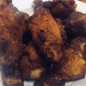 Hooters - Smoked Wings - Texas BBQ Dry Rub (8/10) - Sports Bars Near Me - Sunrise, Florida