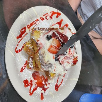Nuno's Cafe - Berrylicious French Toast - Breakfast & Brunch Near Me - Orlando, Florida