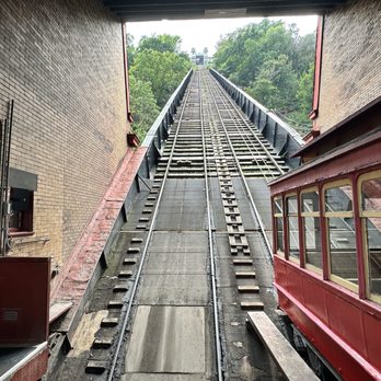 Duquesne Incline - Landmarks & Historical Buildings Near Me - Pittsburgh, Pennsylvania