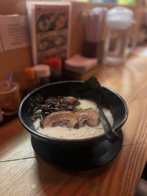 Betsutenjin Ramen by null