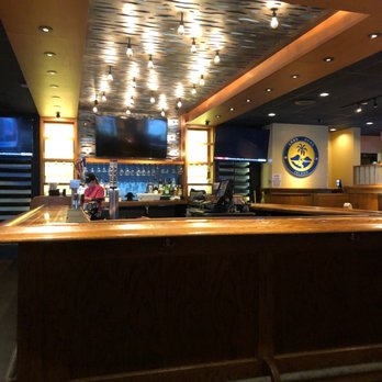 Outback Steakhouse - Bar area - Steakhouses Near Me - Newington, Connecticut