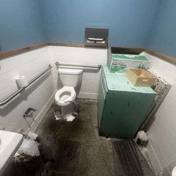 Milk & Honey - Bathroom - Coffee & Tea Near Me - Costa Mesa, California