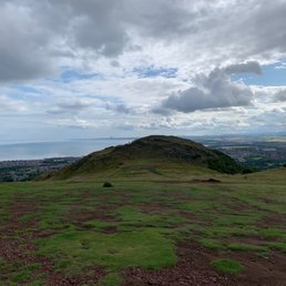 Mound with fewer hikers. Mound with fewer hikers.