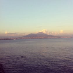 Baia due Frati - La vista Vesuvio
