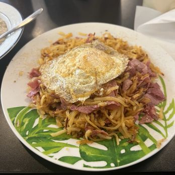 Hash and Smash - Corned Beef Hash - Breakfast & Brunch Near Me - Beaver, Pennsylvania