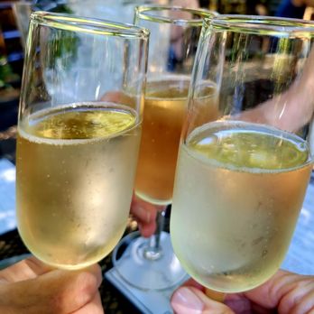 Matteo's Pizza & Bistro - Thirsty Thursday cheers! - Pizza Near Me - Carmichael, California