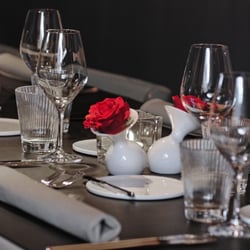 Zarza - Table inside