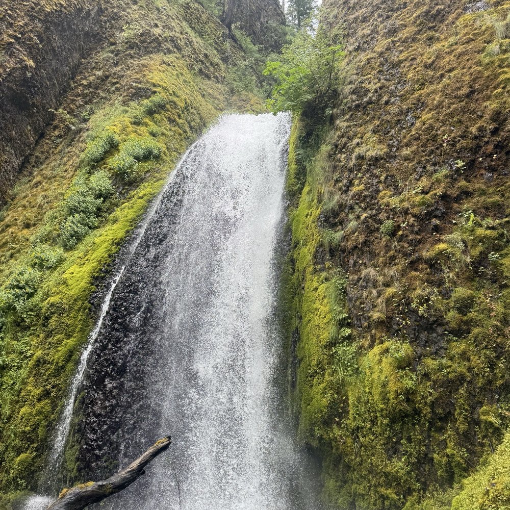 Multnomah Falls - Hiking Near Me - Bridal Veil, Oregon Multnomah Falls - Hiking Near Me - Bridal Veil, Oregon
