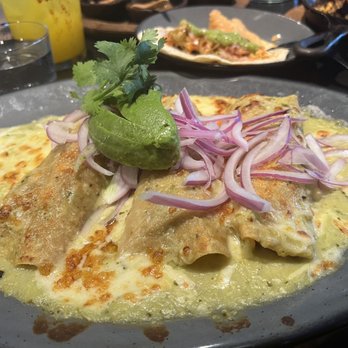 La Popular Austin - Enchiladas blanco - Al pastor - Mexican Near Me - Austin, Texas
