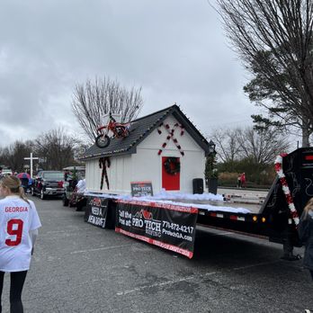 Pro Tech Roofing - Dallas Christmas Parade!! - Roofing Near Me - Bremen, Georgia Pro Tech Roofing - Dallas Christmas Parade!! - Roofing Near Me - Bremen, Georgia