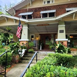 Grady House Bed & Breakfast - Outside