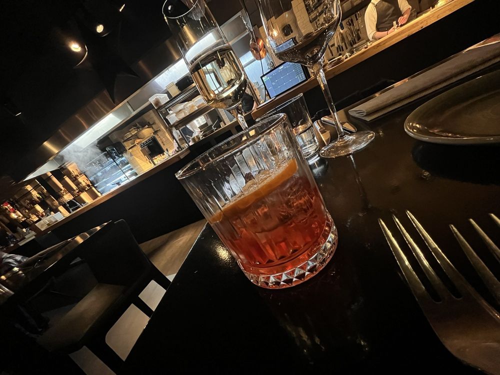 Diga - Negroni en Prosecco - drink - Italian Near Me - Haarlem, New Hampshire Diga - Negroni en Prosecco - drink - Italian Near Me - Haarlem, New Hampshire