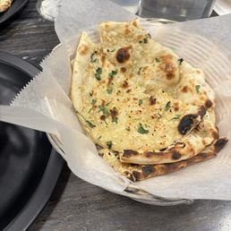 GARLIC NAAN