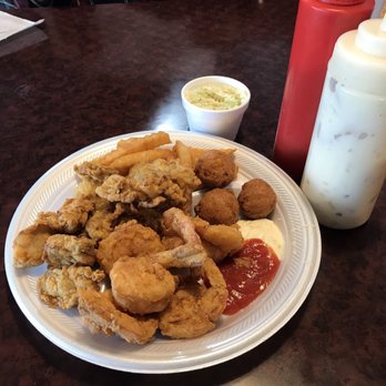 BIG T’S Seafood Restaurant - Fried Shrimp and Oysters Dinner - American Near Me - Grovetown, Georgia
