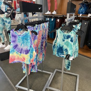 DICK'S Sporting Goods - Sports Wear Near Me - Henderson, Nevada DICK'S Sporting Goods - Sports Wear Near Me - Henderson, Nevada
