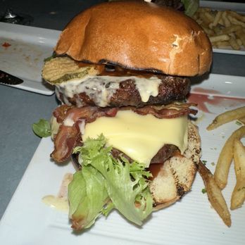 The Range Bar & Grille - Double eagle burger - Sports Bars Near Me - Hingham, Massachusetts