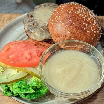 SoCal Kitchen + Bar - Cheddar cheese burger - New American Near Me - Columbus, Ohio