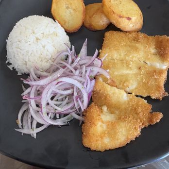 El Incomparable Peruvian Cuisine - Tamales - Peruvian Near Me - Reseda, California