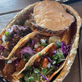 Hablo Tacos - Carnitas Vampiro at the top. Tacos L-R - Smoked Mushroom, Fried Avocado, Shrimp - Tacos Near Me - Bend, Oregon