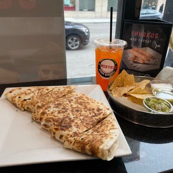 Mixteco Mexican Grill - Fire Grilled Quesadilla Guacamole and Chips - Mexican Near Me - Chicago, Illinois Mixteco Mexican Grill - Fire Grilled Quesadilla Guacamole and Chips - Mexican Near Me - Chicago, Illinois