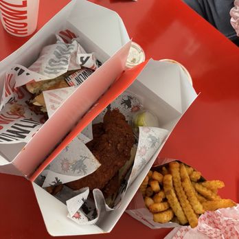 Howlin' Ray's - Tenders & chicken sandwich! - Southern Near Me - Los Angeles, California Howlin' Ray's - Tenders & chicken sandwich! - Southern Near Me - Los Angeles, California