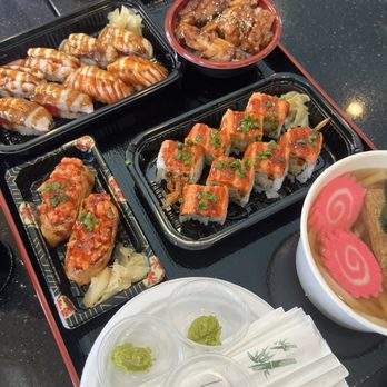 Domo Cafe Kahala - Sushi Bars Near Me - Honolulu, Hawaii Domo Cafe Kahala - Sushi Bars Near Me - Honolulu, Hawaii
