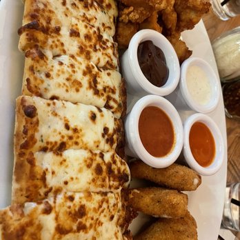 Giordano's - Sampler with breadsticks, mozzarella sticks. And chicken. - Pizza Near Me - Chicago, Illinois Giordano's - Sampler with breadsticks, mozzarella sticks. And chicken. - Pizza Near Me - Chicago, Illinois