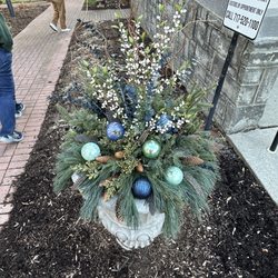 High Point Mansion - Christmas display