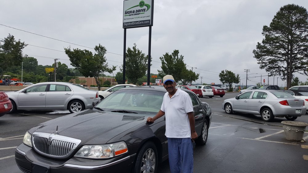 SIGN & DRIVE AUTO GROUP Updated September 2024 17 Photos 6610 E Independence Blvd