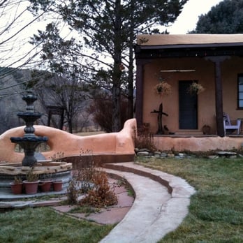 Old Taos Guesthouse - Front Courtyard - Hotels Near Me - Taos, New Mexico Old Taos Guesthouse - Front Courtyard - Hotels Near Me - Taos, New Mexico