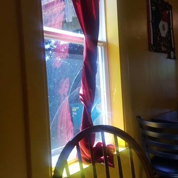 Zamorana - Broken window in dining room...not tended to at all. - Mexican Near Me - Vashon, Washington Zamorana - Broken window in dining room...not tended to at all. - Mexican Near Me - Vashon, Washington