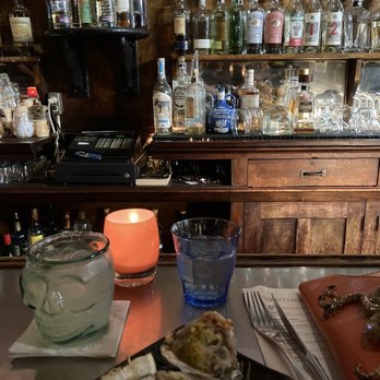 La Dama - Grilled oysters and margarita at the bar - Mexican Near Me - Milwaukee, Wisconsin La Dama - Grilled oysters and margarita at the bar - Mexican Near Me - Milwaukee, Wisconsin