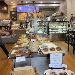 Hansel & Gretel Bakery Cafe - Interior
