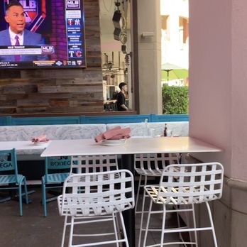 Bodega - Outside dining - Cocktail Bars Near Me - Glendale, Arizona