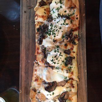 York 54 - White pizza with garlic - Pizza Near Me - York, Maine