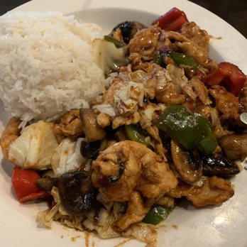 Red Bowl Asian Bistro - Sushi Bars Near Me - Matthews, North Carolina Red Bowl Asian Bistro - Sushi Bars Near Me - Matthews, North Carolina