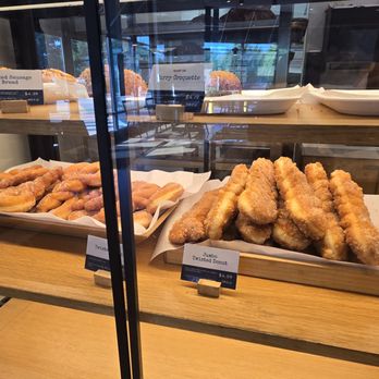 Paris Baguette - Bakeries Near Me - Glenview, Illinois